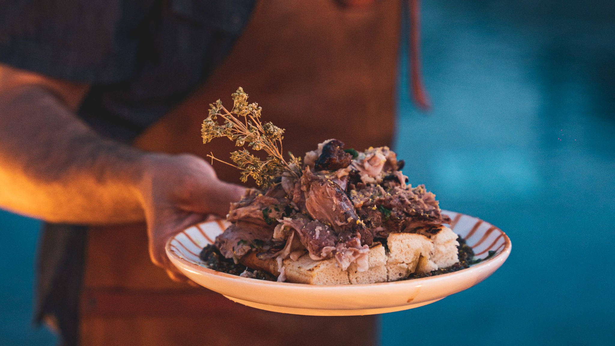 Assiette d'un plat gastronomique de ASADO